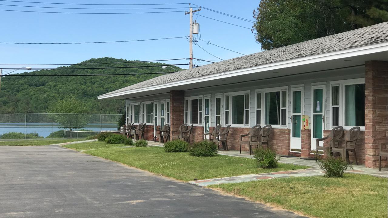 Sara Placid Inn & Suites Saranac Lake Exterior photo