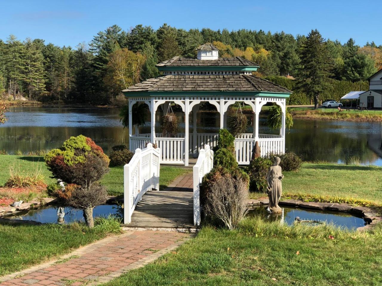 Sara Placid Inn & Suites Saranac Lake Exterior photo